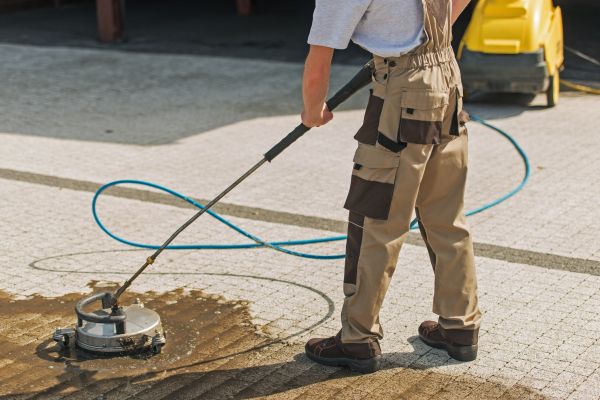 Cost of Townhouse Driveway Cleaning in Ramona