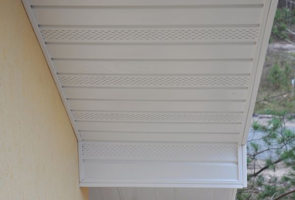Cost of Soffit Dirt Removal in Ramona