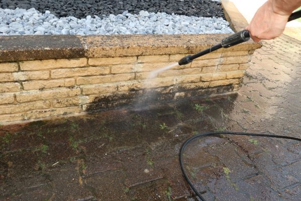 Cost of Retaining Wall Power Washing in Ramona